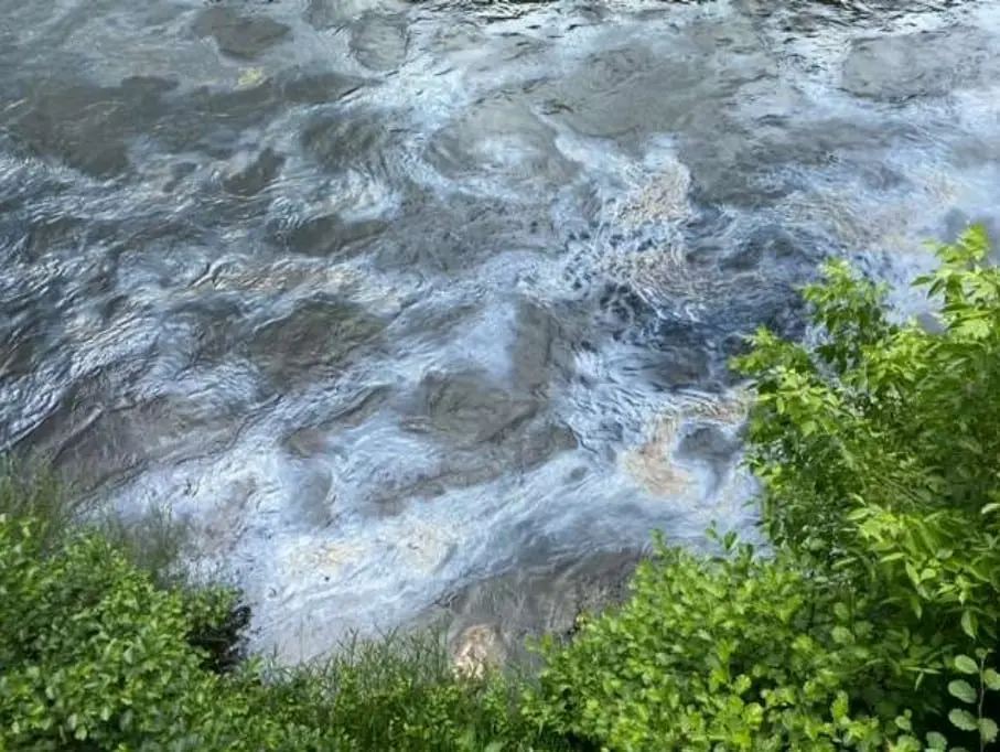 Plusieurs centaines de litres de fuel déversés dans l’Ariège: les baignades et activités nautiques interdites