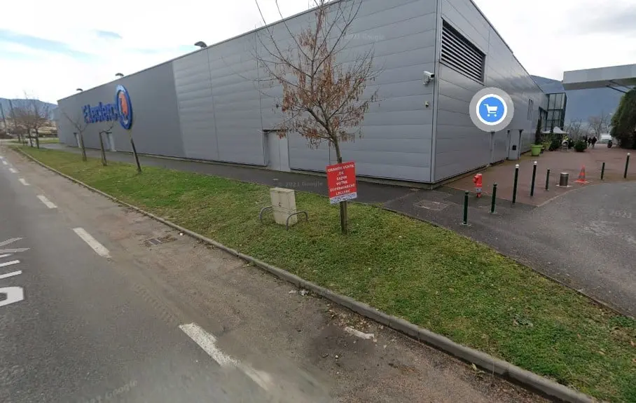 Leclerc à Foix: trois cadavres retrouvés sur le parking du magasin
