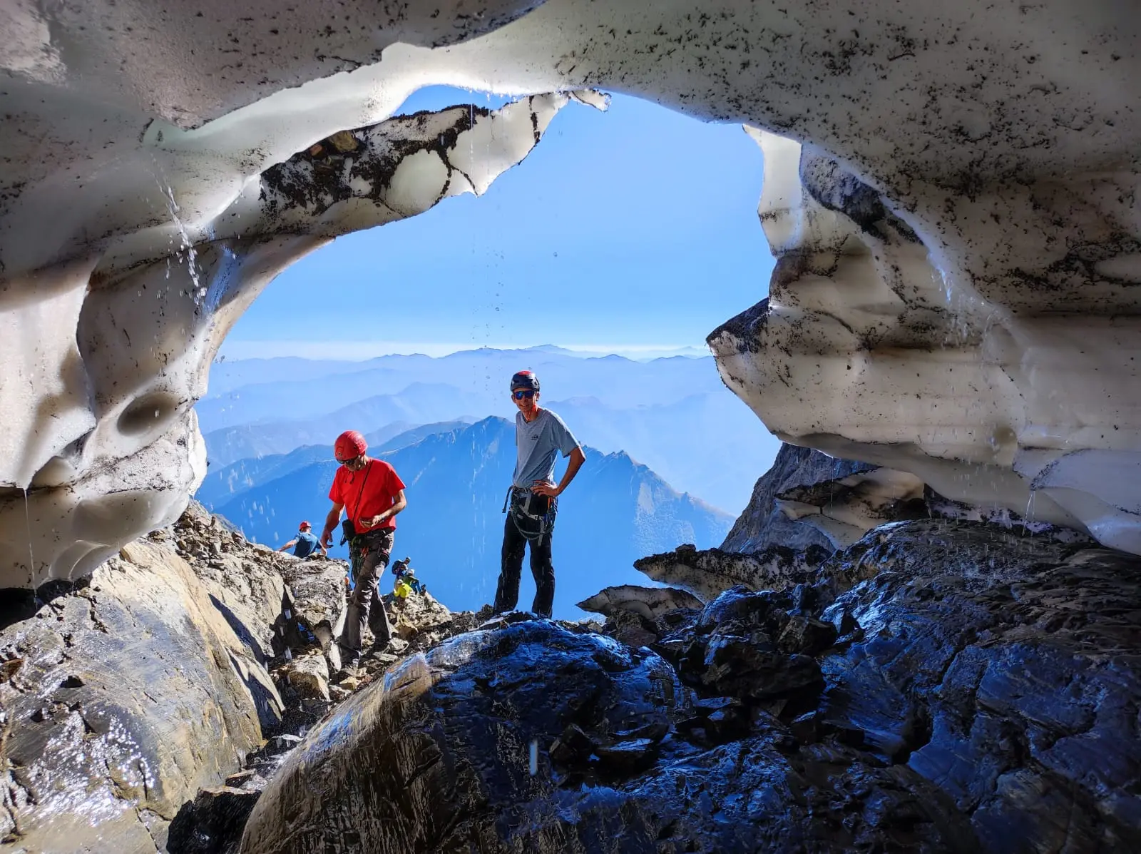 INSOLITE. Un sac à dos libéré par le glacier d’Arcouzan 40 ans après !
