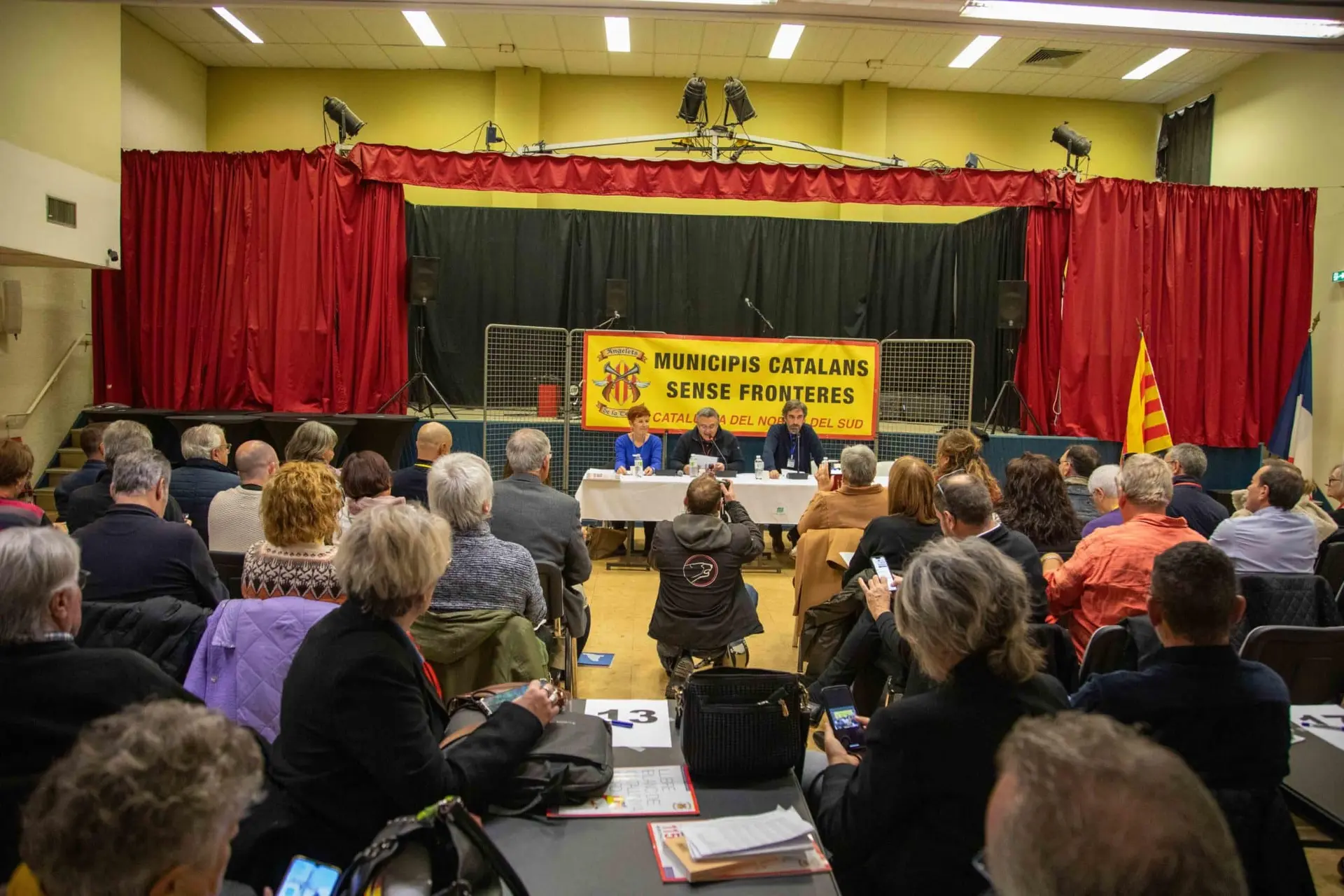 Saint-Cyprien : rencontre d’une cinquantaine de mairies catalanes !