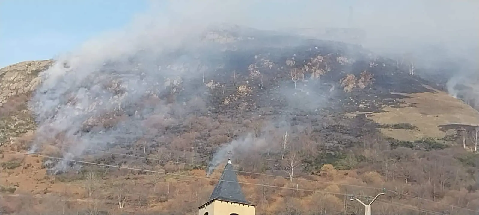 Plus de 300 hectares brulés en Ariège depuis janvier: les pompiers vont porter plainte