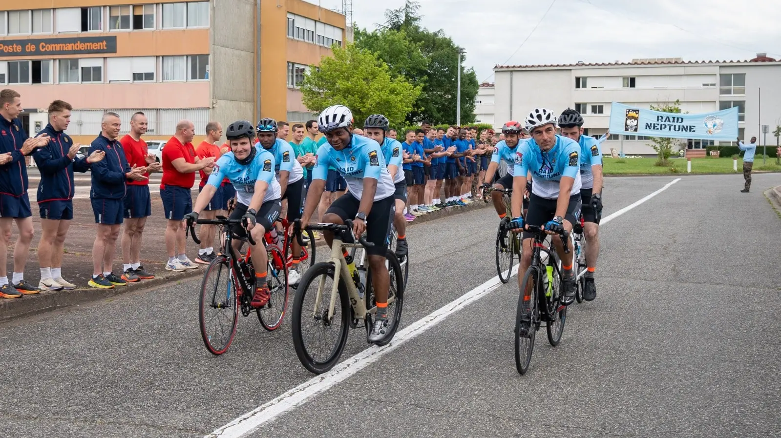 Des militaires toulousains traversent la France à vélo pour lever des fonds