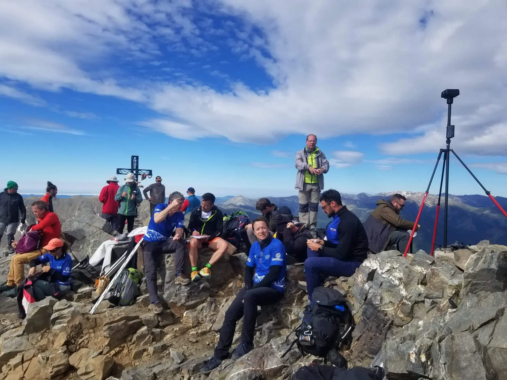 Pyrénées. Le Mont Canigou n’a pas bougé !