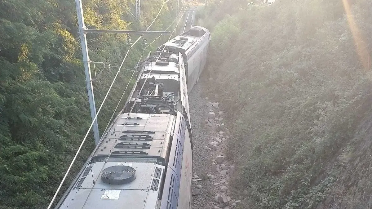 Pyrénées-Orientales. Un TER déraille près de Prades, une coulée de boue en cause