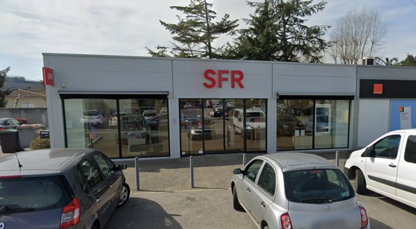 Image 22-07-2024 à 13.15 Ariège. Trois individus cagoulés braquent la boutique SFR de Pamiers sous les yeux des clients