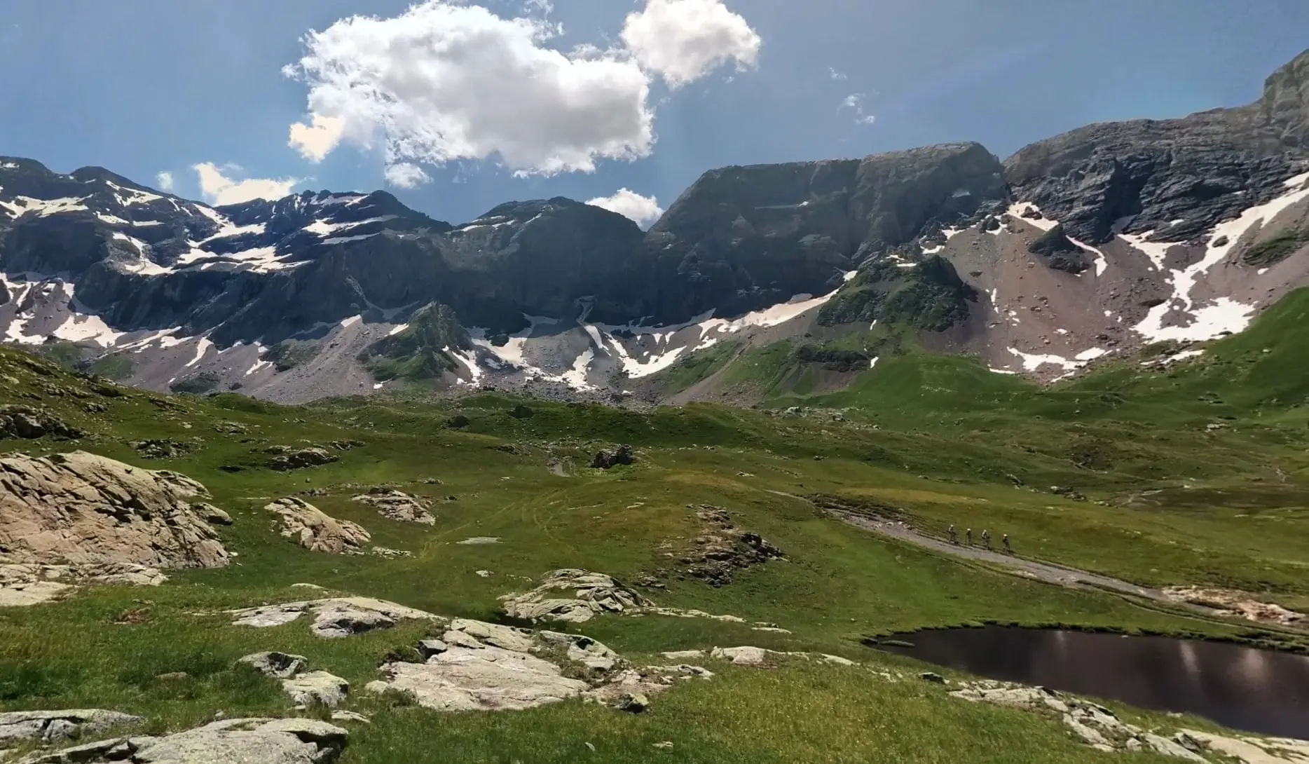 Hautes-Pyrénées. Un randonneur perd la vie après une chute de plus de 200mètres