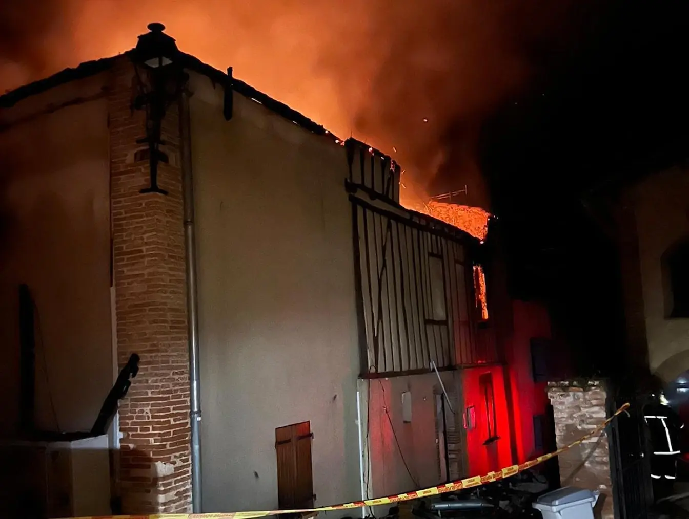 Image 28-08-2024 à 10.47 Ariège. « Ils ont tout perdu, tout a brulé »: un ensemble immobilier dévasté par les flammes