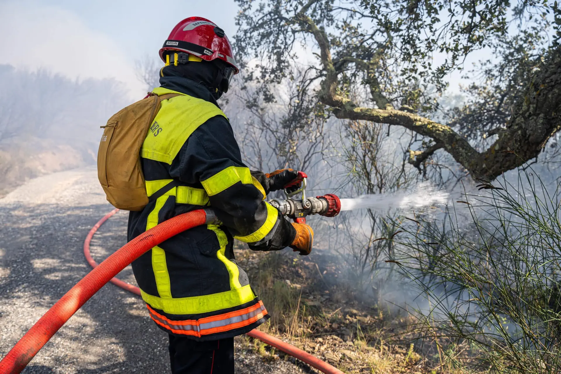 Pyrénées-Orientales : le feu fixé, les opérations de surveillance se poursuivent · Emmaüs se sépare de l’Abbé Pierre à Toulouse