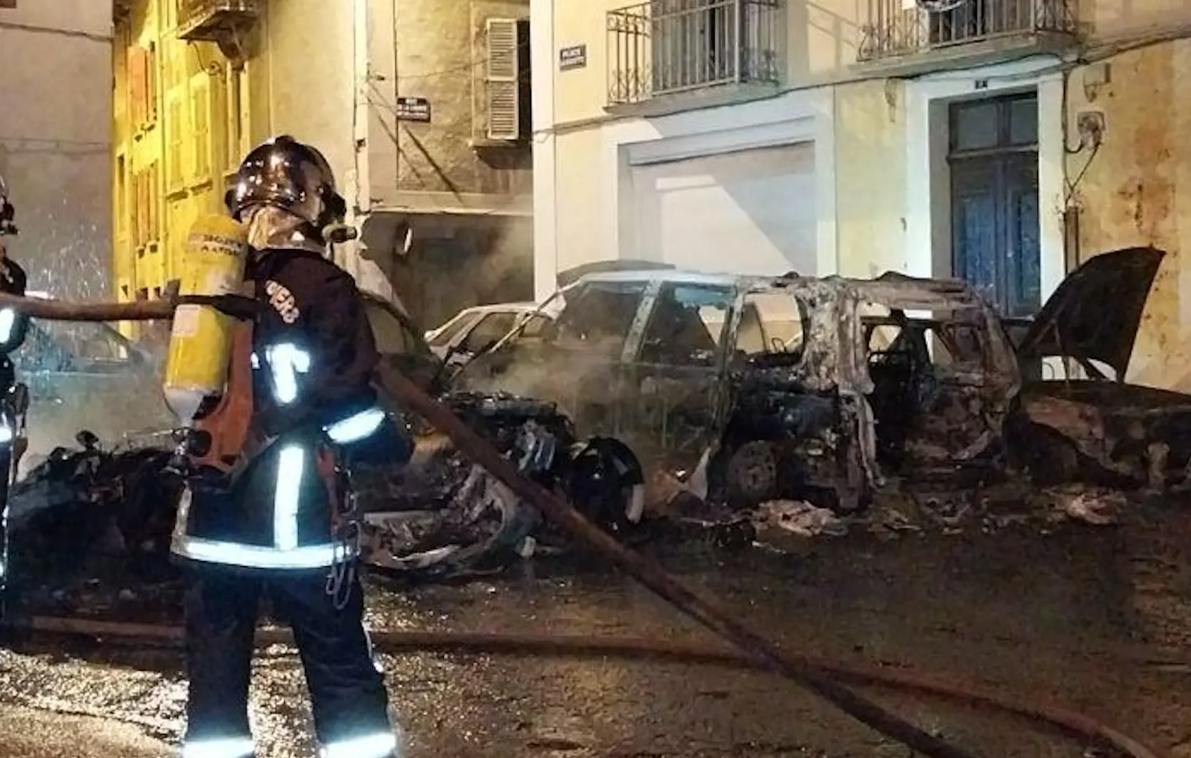 Ariège. Incendie de véhicules à Lavelanet : « À 4h30 du matin, un résident a garé sa voiture, il n’y avait rien »
