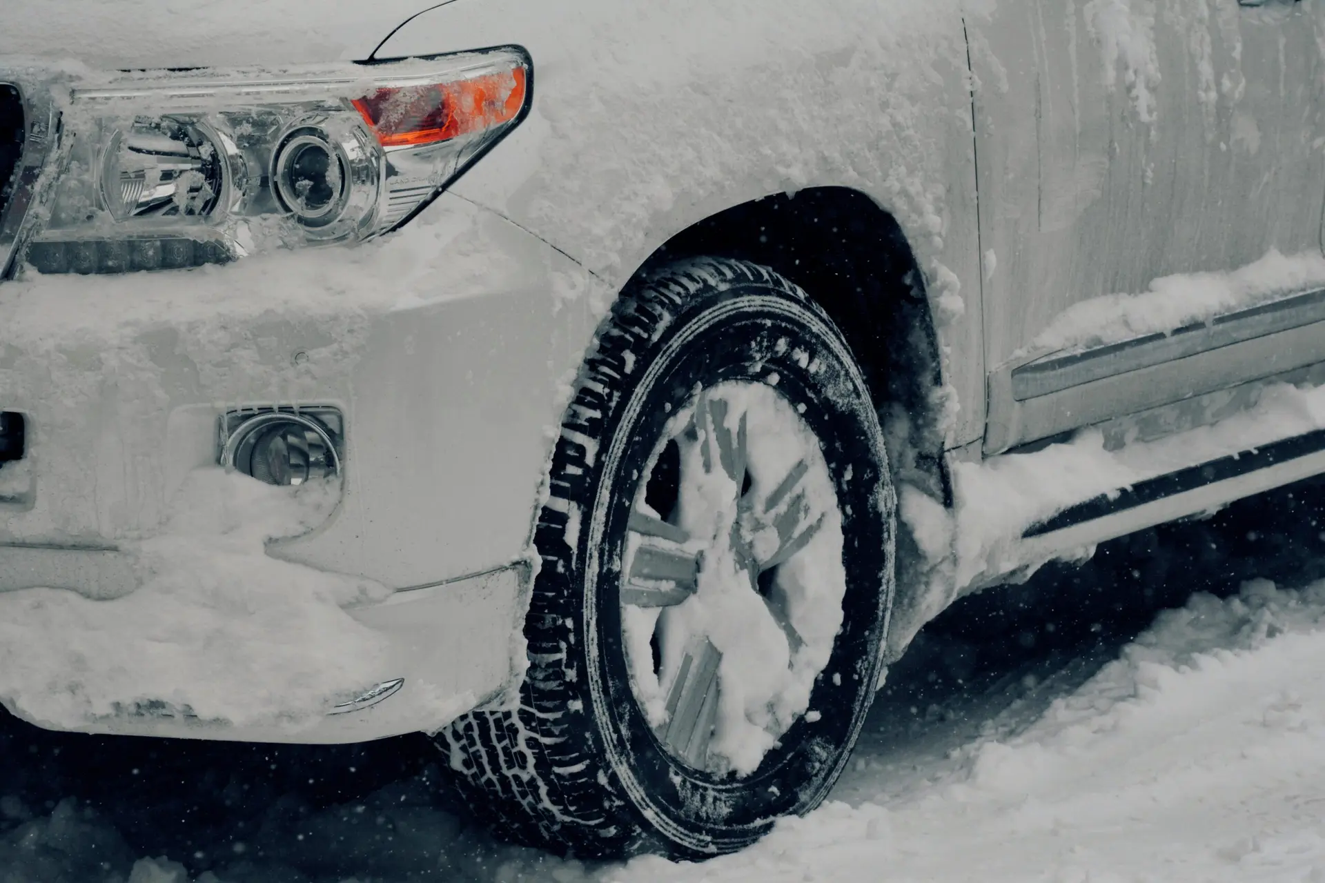 Pyrénées : obligation de posséder des pneus neige dès le 1er novembre en montagne