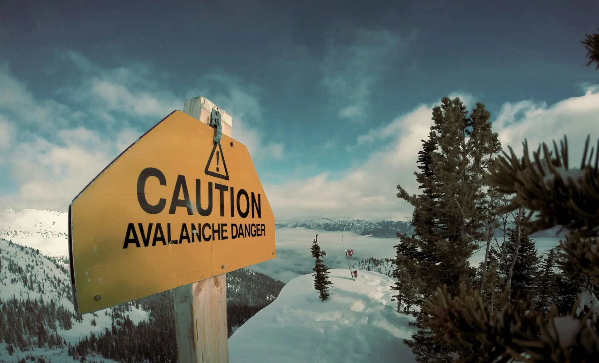 Ces skieurs ont déclenché de petites avalanches dans les Hautes-Pyrénées · Les agriculteurs adressent leurs vœux au Père Noël à Tarbes