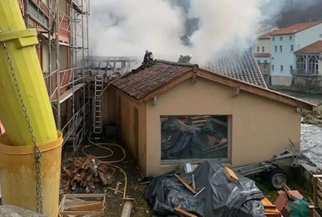 Ariège. La boulangerie « Le Pétrin Gourmand » à Seix ravagée par les flammes