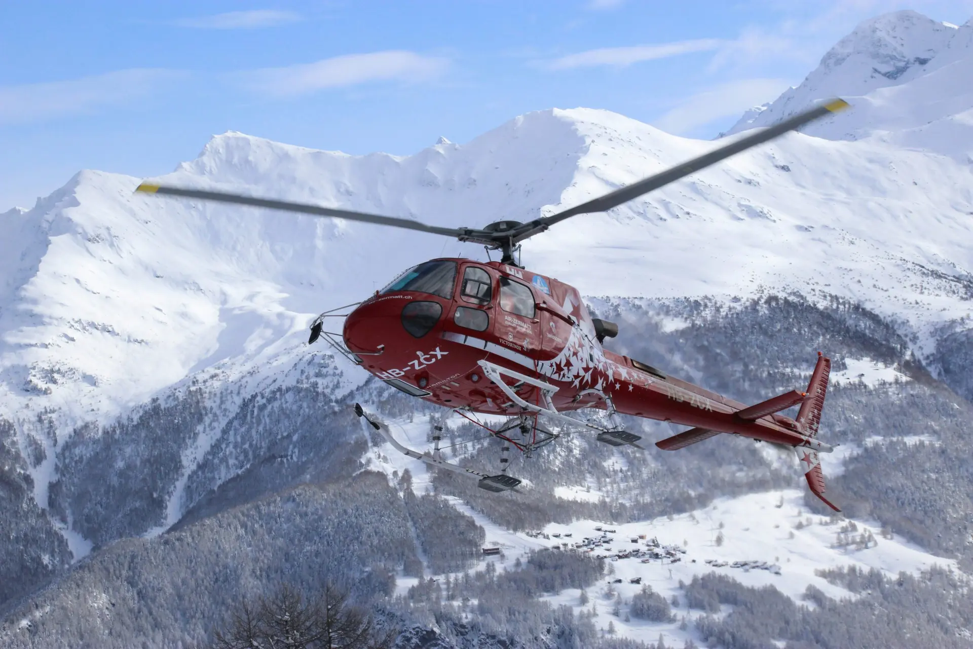 Plusieurs hélicoptères dans le ciel ariégeois ce mardi 1er avril