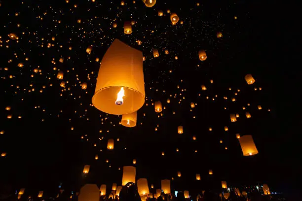 Ariège : les lanternes et ballons volants interdits toute l’année
