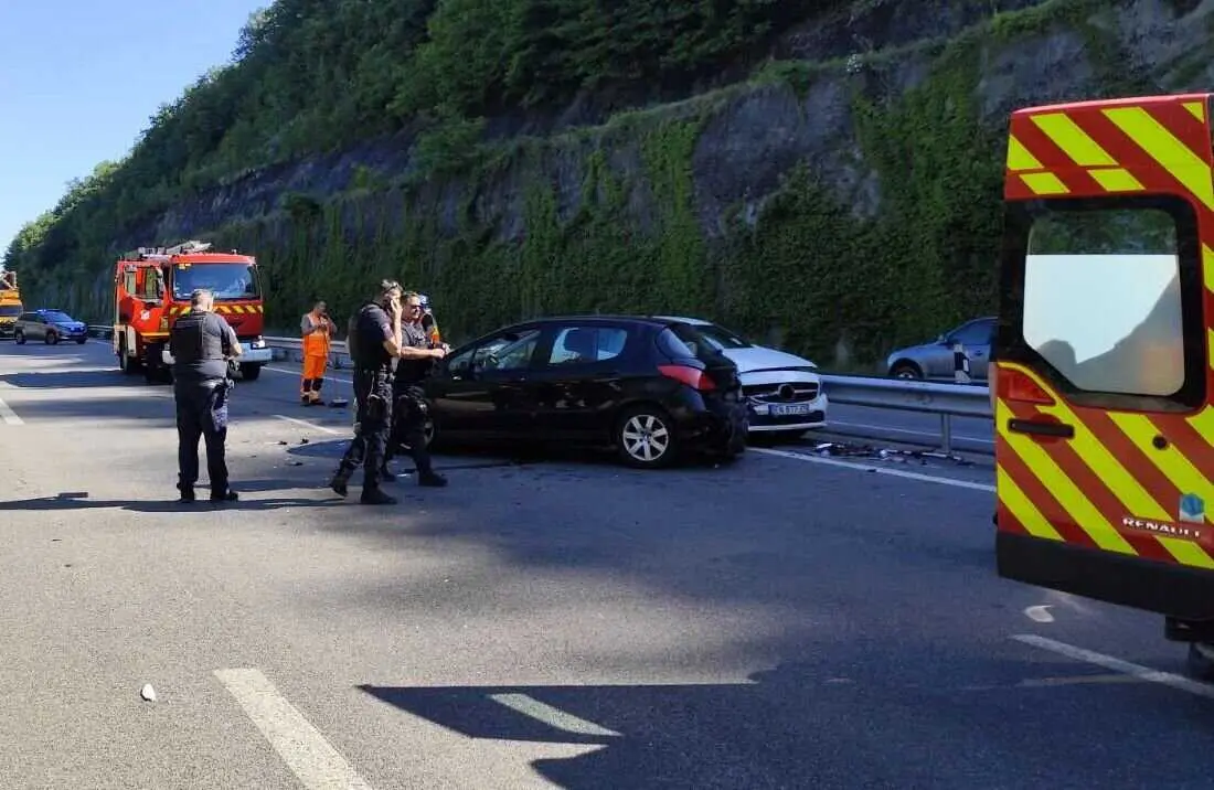 Accident sur la RN20 à Foix : trois véhicules impliqués, quatre blessés, une déviation en place