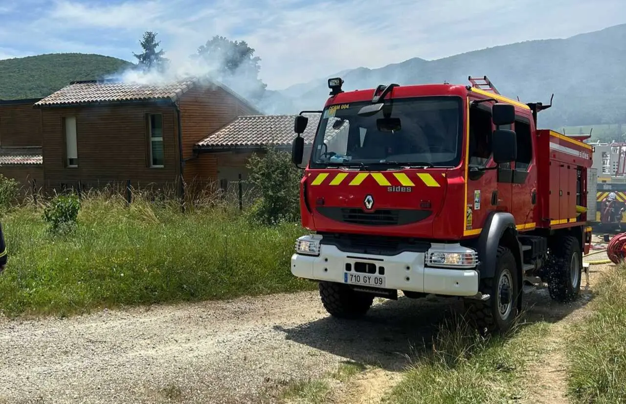 Ariège : un incendie causé par panneaux solaires ravage partiellement une maison