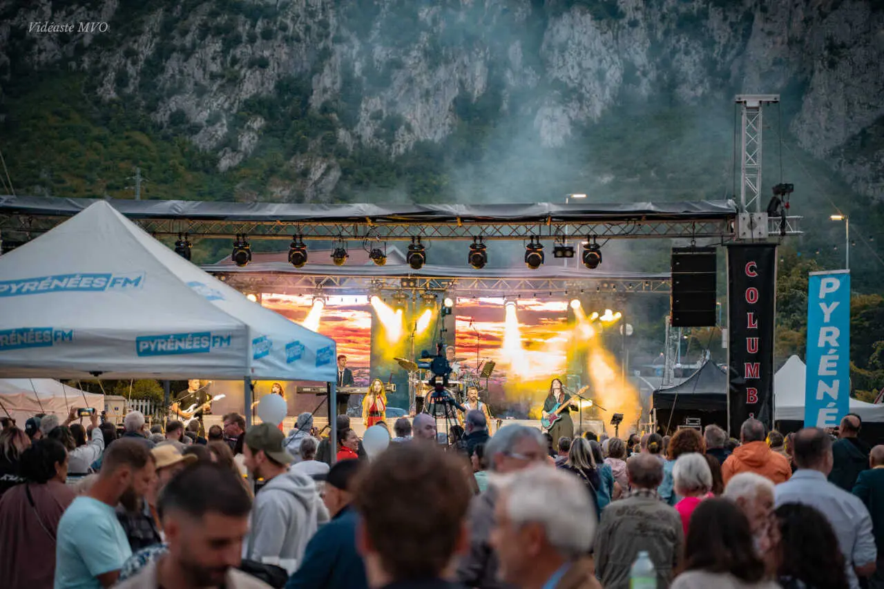 Audiences Médiamétrie 2025 : Pyrénées FM confirme sa dynamique de croissance et son ancrage sur tous ses territoires