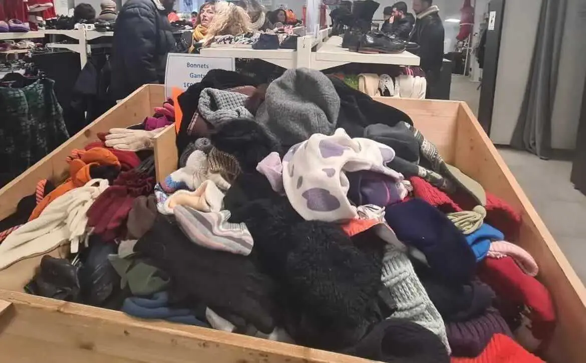 Crise du textile : les collectes suspendues en Occitanie, la filière sous pression