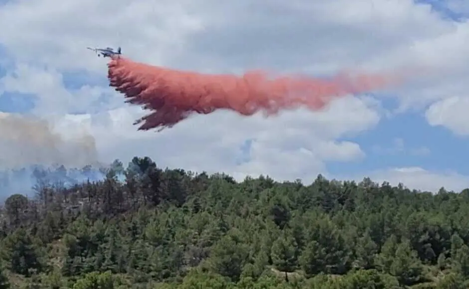 Incendie à Narbonne : le feu reste actif, les autorités appellent à la vigilance
