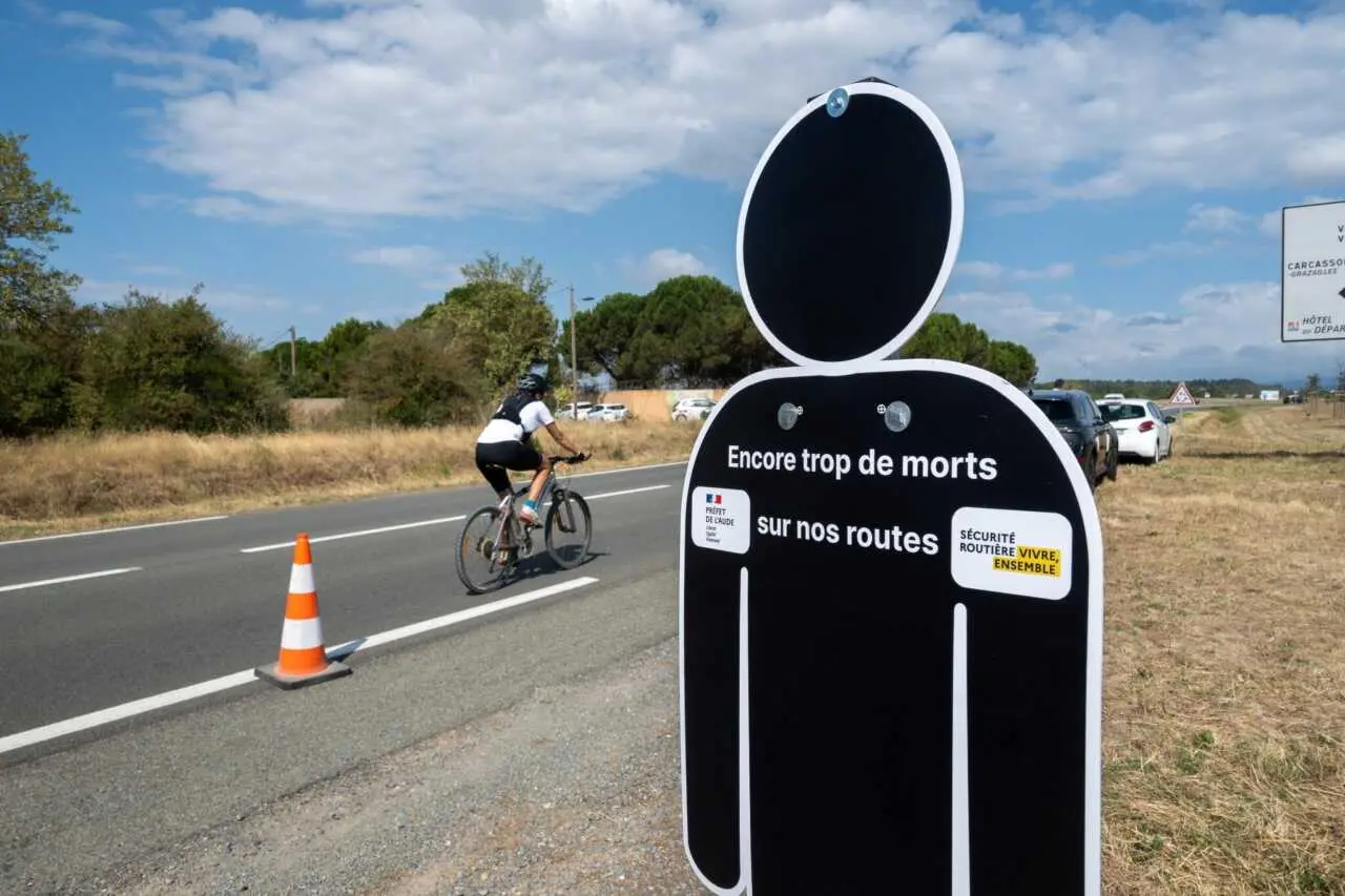 Sécurité routière : 42 silhouettes noires pour rappeler le drame des routes audoises