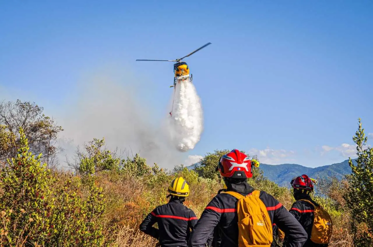 Violents incendies dans les Pyrénées-Orientales : les pompiers en première ligne à Brouilla