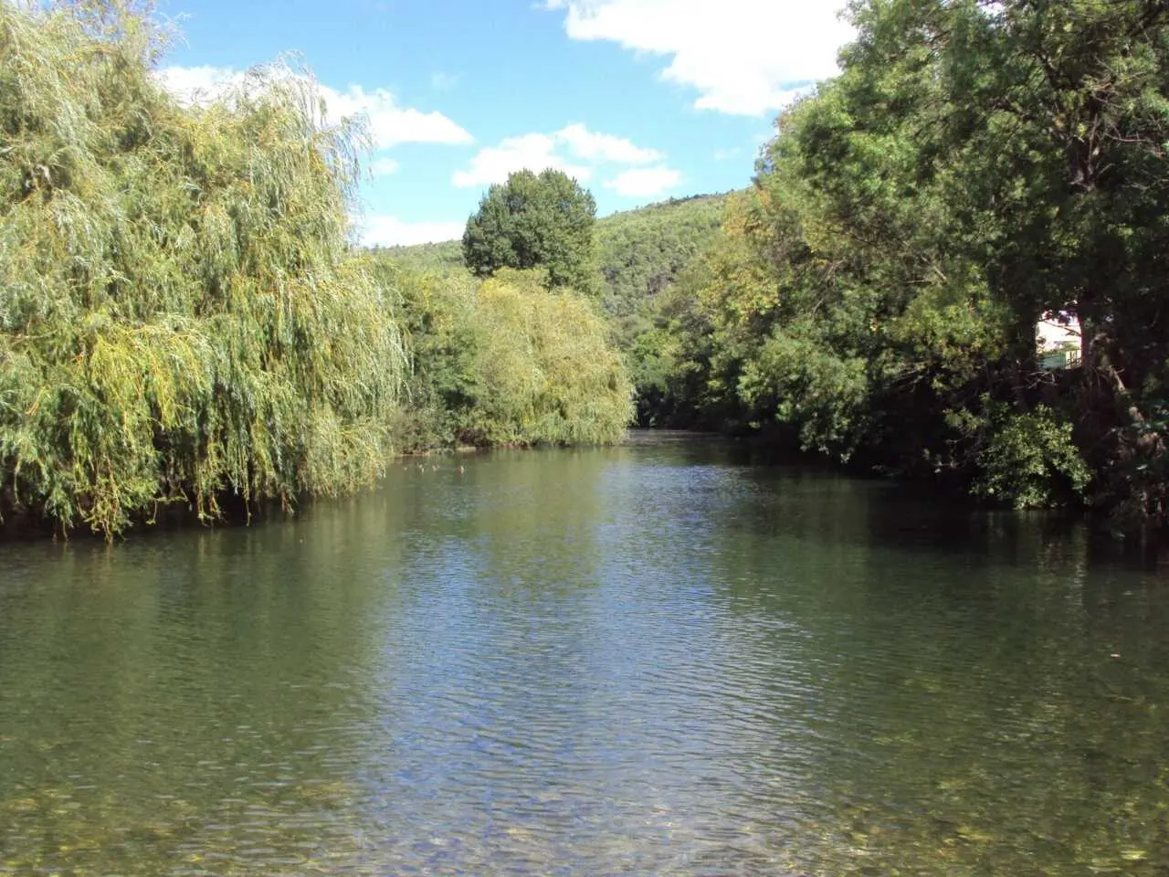 Restrictions d’eau dans l’Aude : le bassin de la Cesse placé en alerte, les autorités ajustent les lâchers d’eau pyrénéens