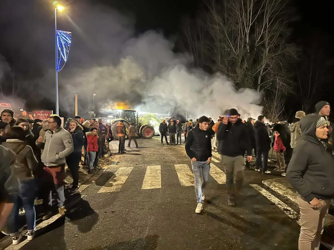 « Si on peut, on fera même la queue jusqu’au Pas-de-la-Case »: la route de l’Andorre bloquée par les agriculteurs, après l’abattage de 208 vaches