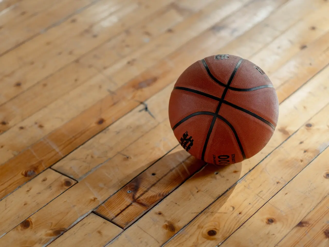 Drame sur le parquet : un joueur de Lézat s’effondre en plein match, le basket ariégeois en deuil