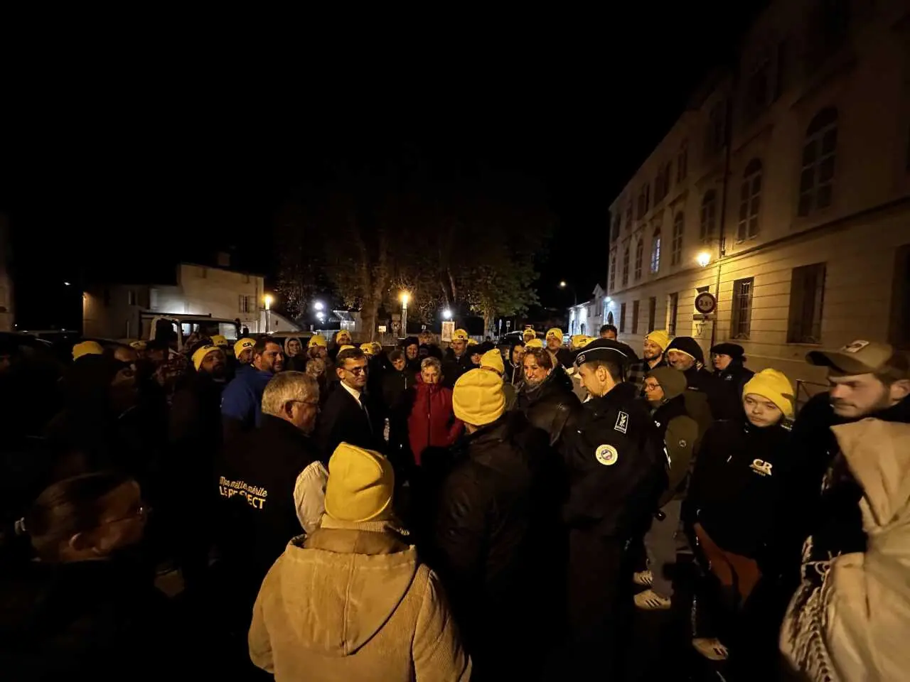 « Des conséquences dramatiques » : les agriculteurs paralysent les centres des impôts en Ariège pour dénoncer la hausse du gasoil