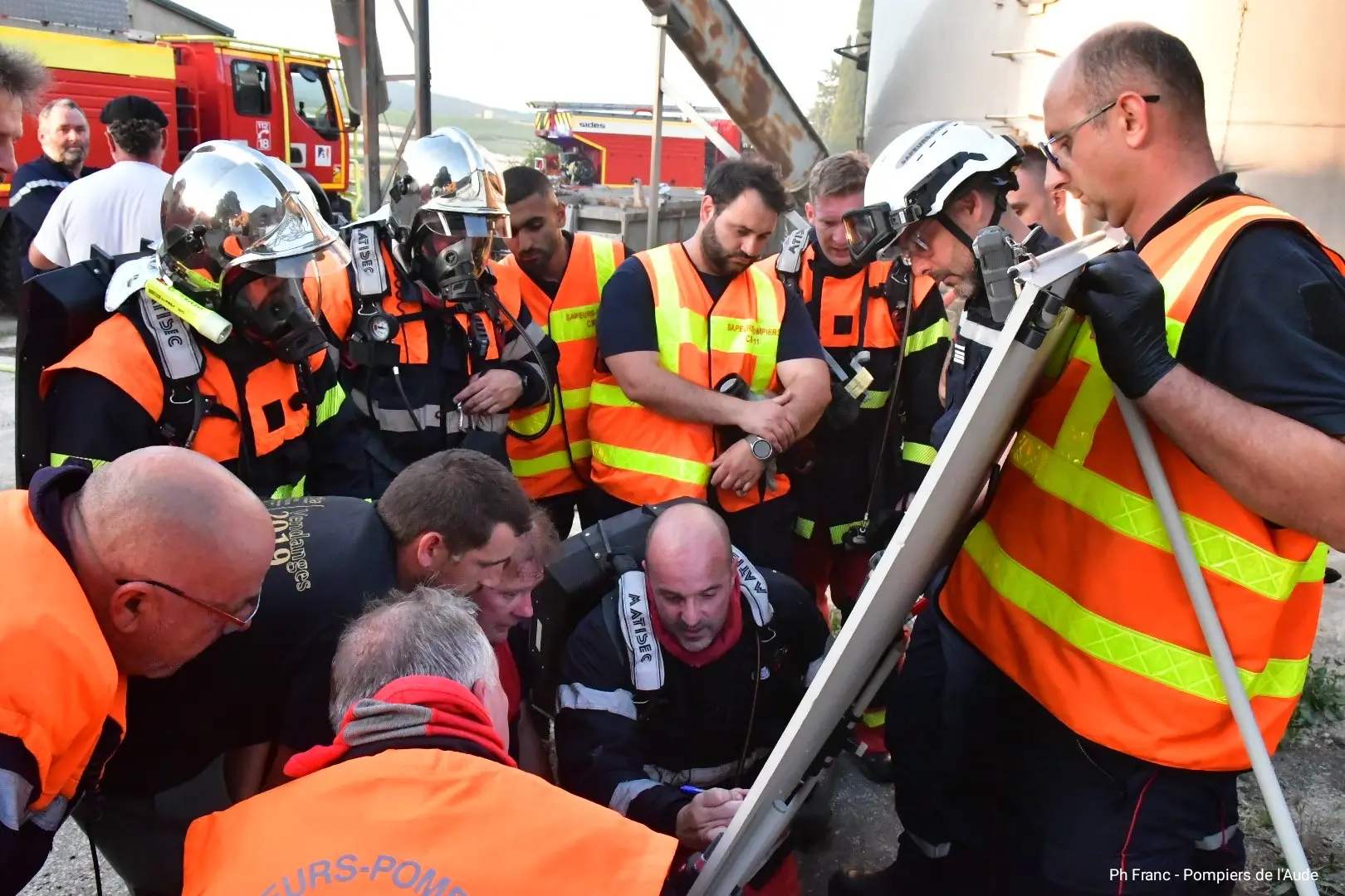 Aude : 84 sapeurs-pompiers mobilisés pour un feu à la cave coopérative à Villeuneuve-Minervois