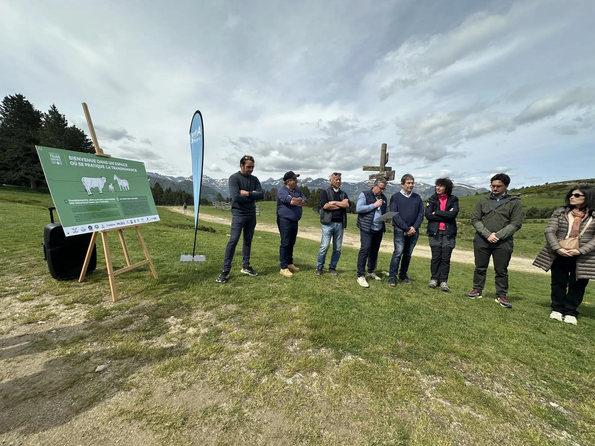 « Ce sont les troupeaux qui mènent les hommes » : le premier chemin de la transhumance voit le jour entre l’Ariège et l’Andorre