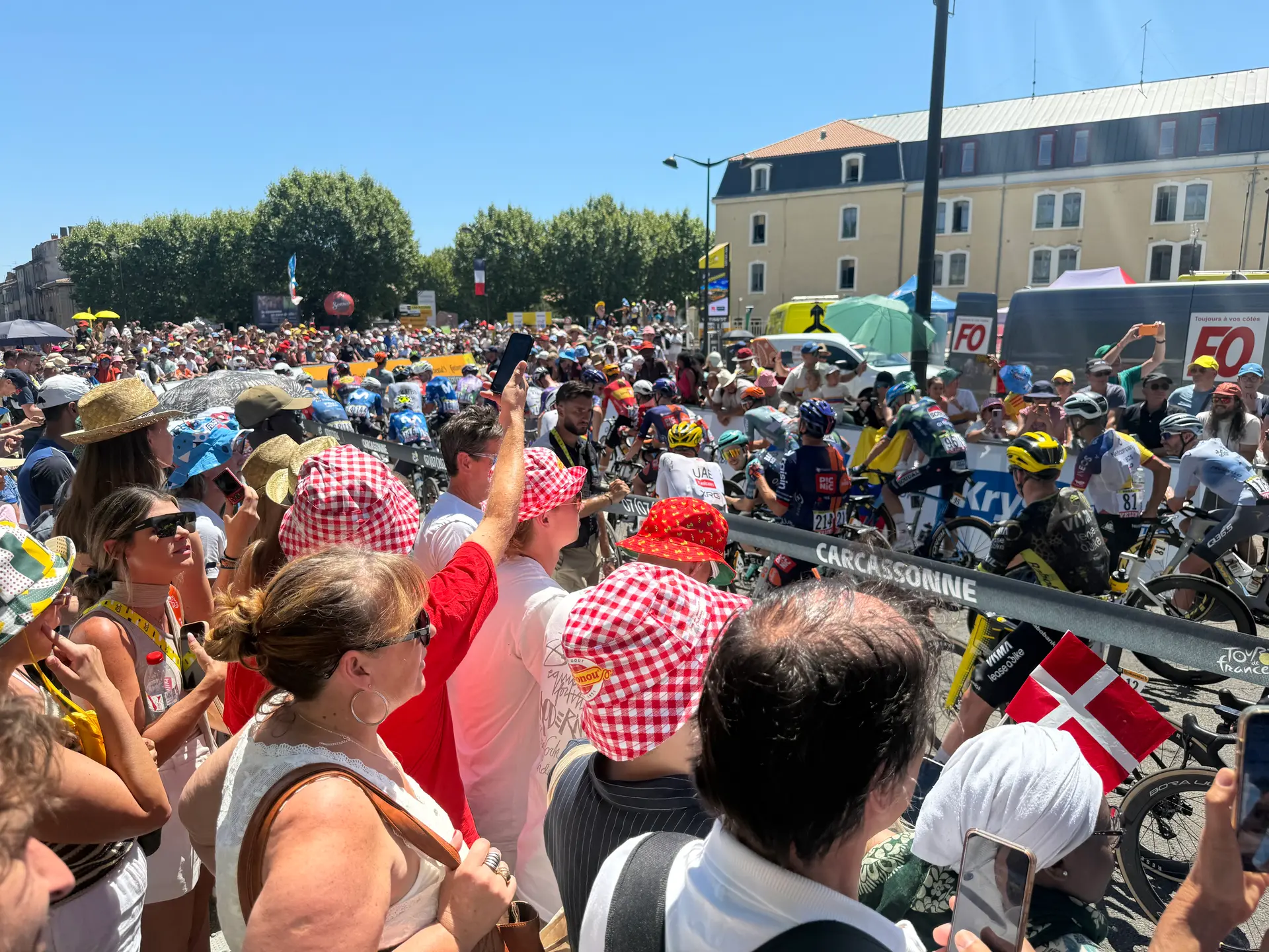Carcassonne donne le départ de la 4e étape du Tour de France