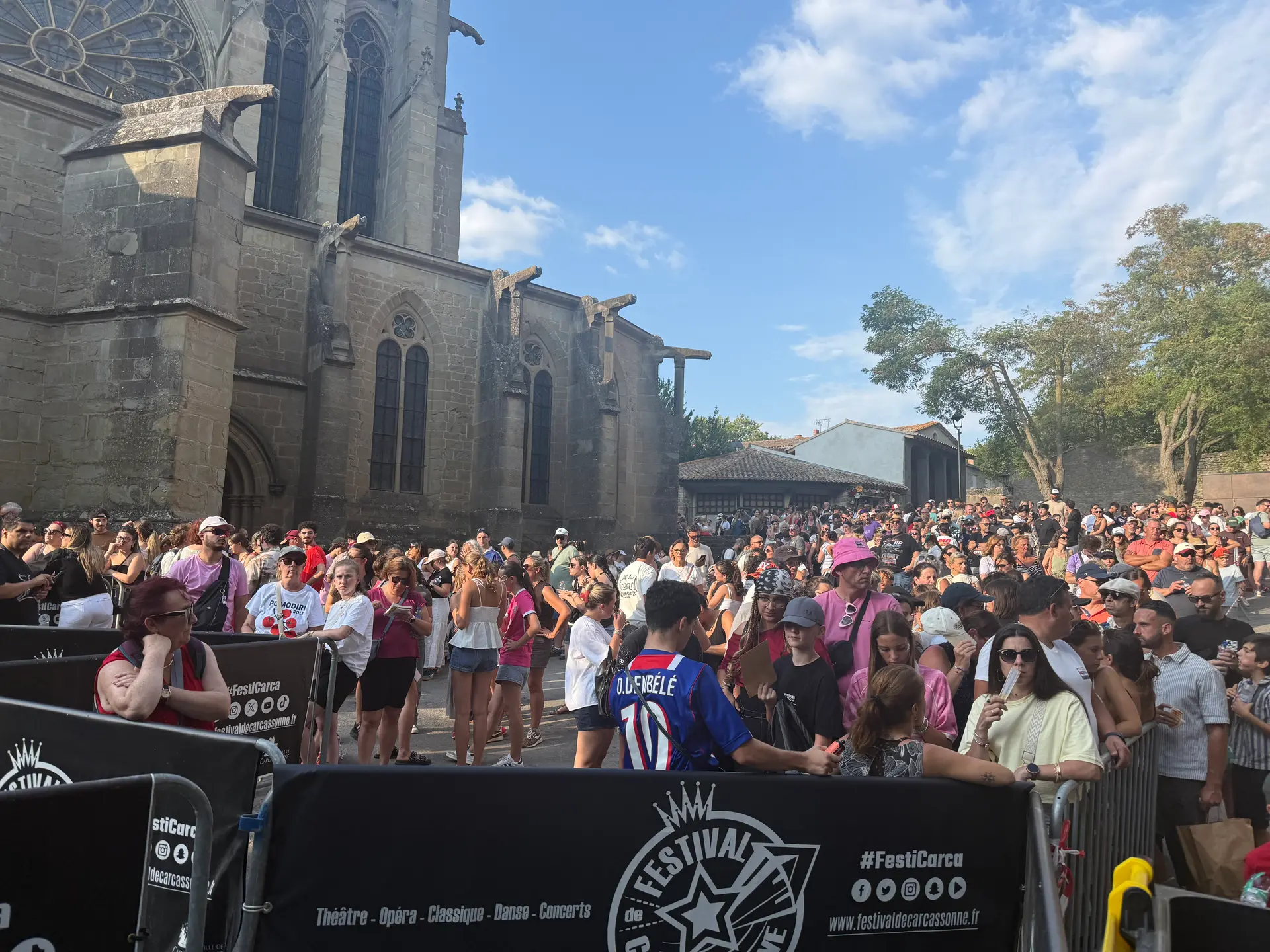 Festival IN de Carcassonne : Bigflo & Oli retrouvent le théâtre Jean-Deschamps et enflamment la Cité