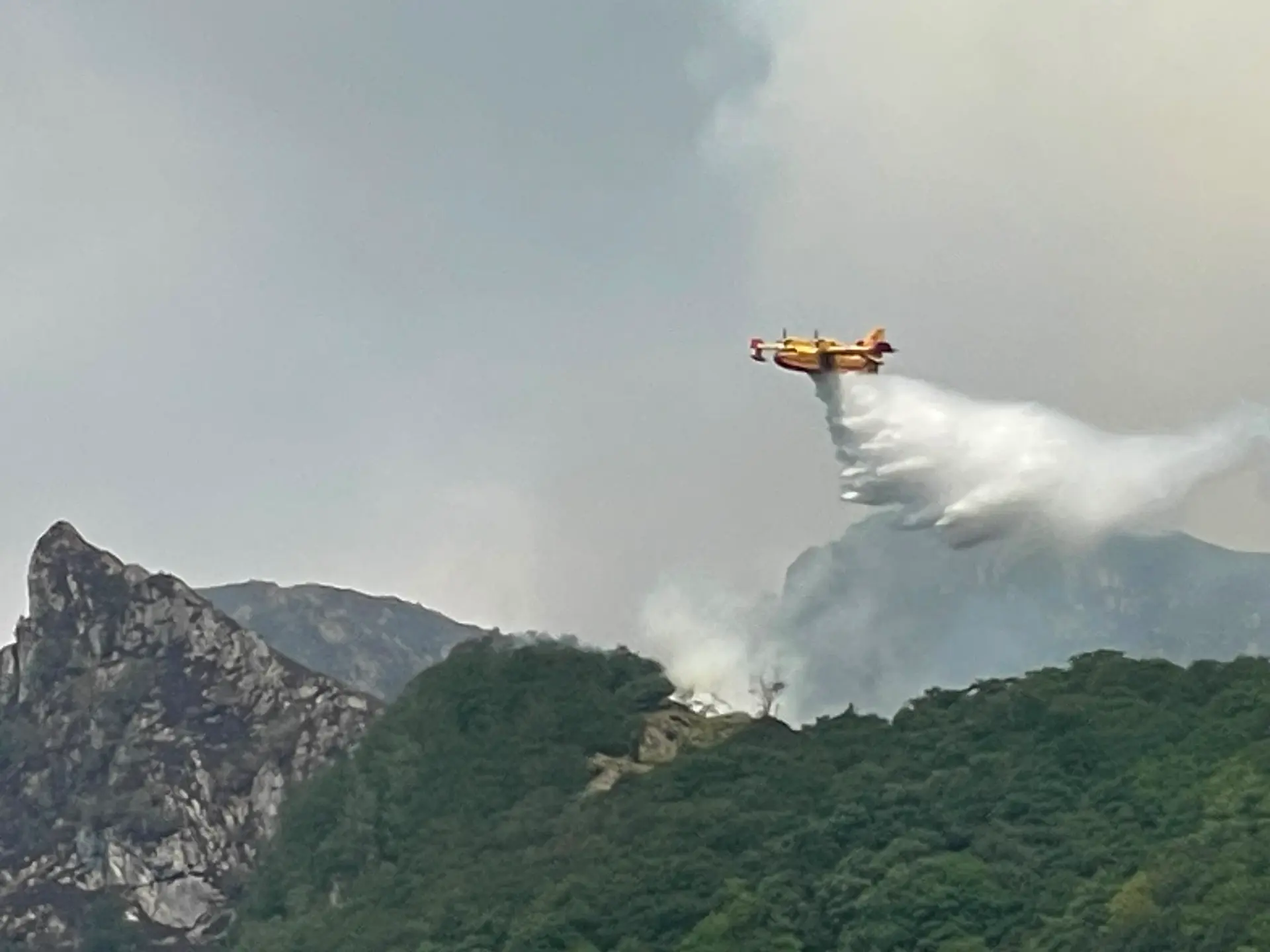 Incendie de Bordes-Uchentein : 120 hectares brûlés, le feu fixé sur une grande partie de son périmètre