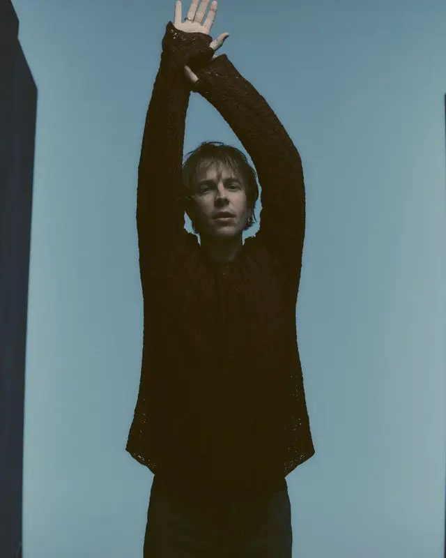 Festival IN à Carcassonne : avant son concert au Théâtre Jean-Deschamps, Tom Odell confie : "Jouer au cœur d’une forteresse médiévale est une occasion unique dans une vie"