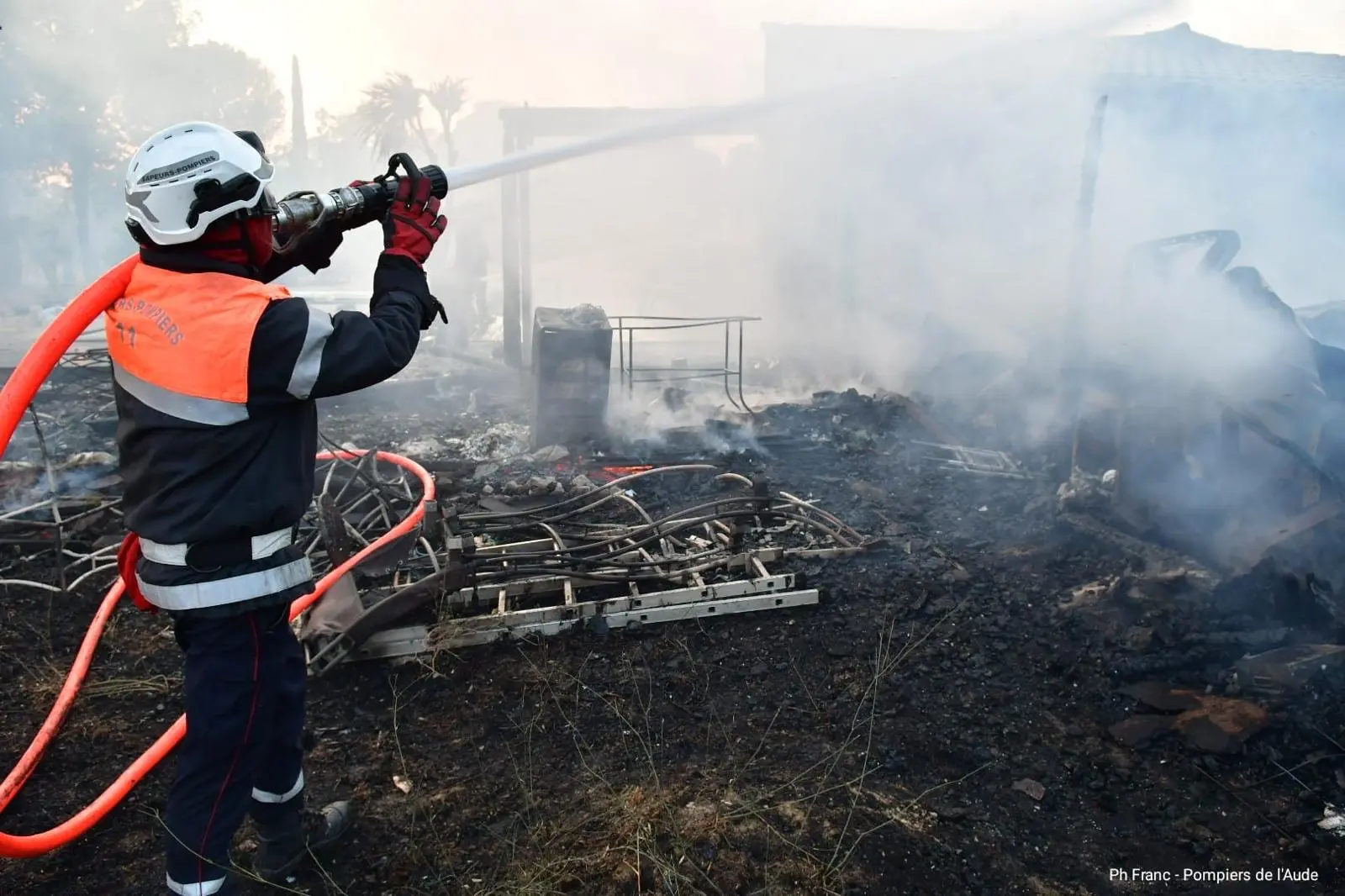 Conques-sur-Orbiel : le feu fixé après la mobilisation de 210 pompiers, une maison brûlée, cinq habitations impactées