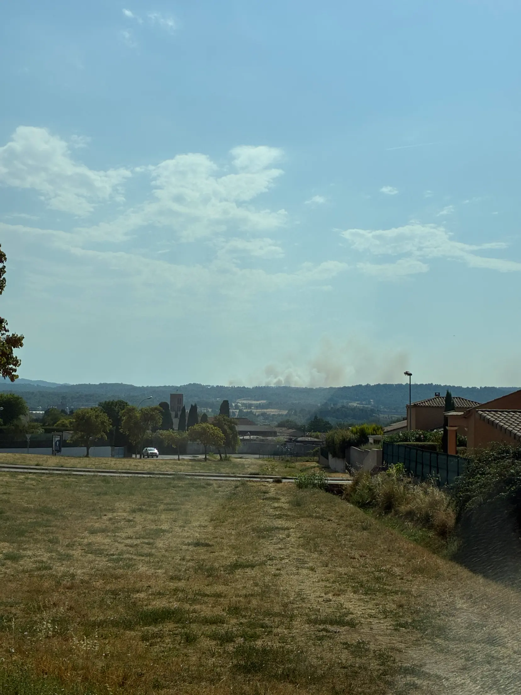 Carcassonne : 280 pompiers mobilisés pour un feu de végétation qui a parcouru 100 hectares