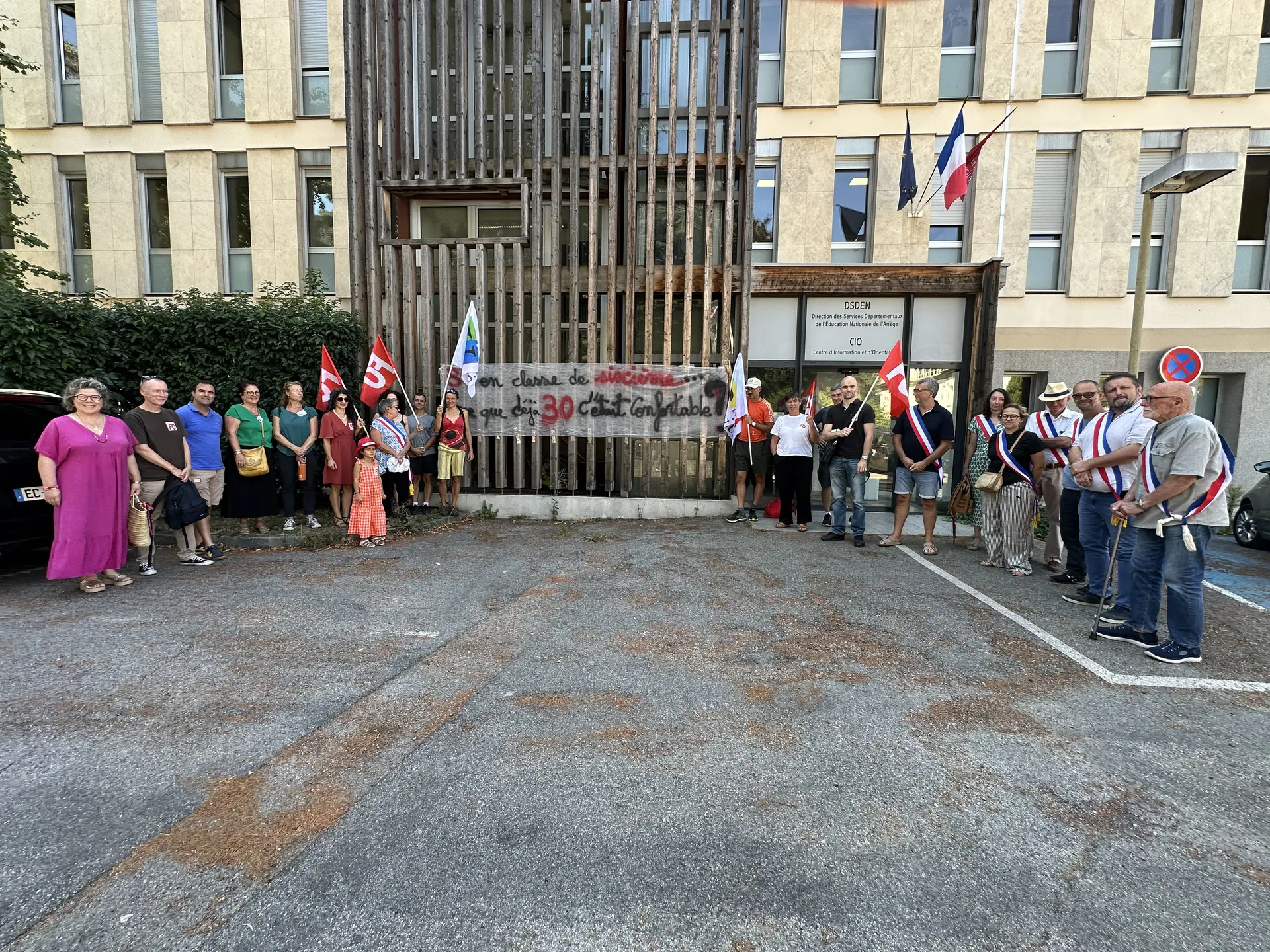 « On va devoir pousser les murs » : la colère monte face aux classes de 6e surchargées à la cité scolaire de Mirepoix